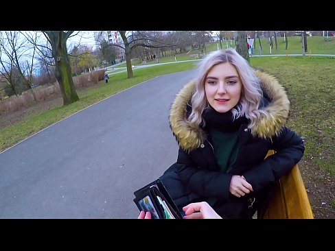 ❤️ Swallows ib tug neeg txawv lub kub cum rau nyiaj - blowjob nyob rau hauv lub tiaj ua si los ntawm Eva Elfie ️❌ Porn video ntawm hmn.123sex.ru%